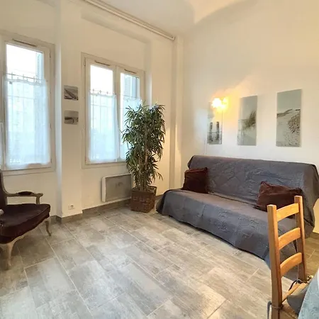 Luminous T2 On The Seafront